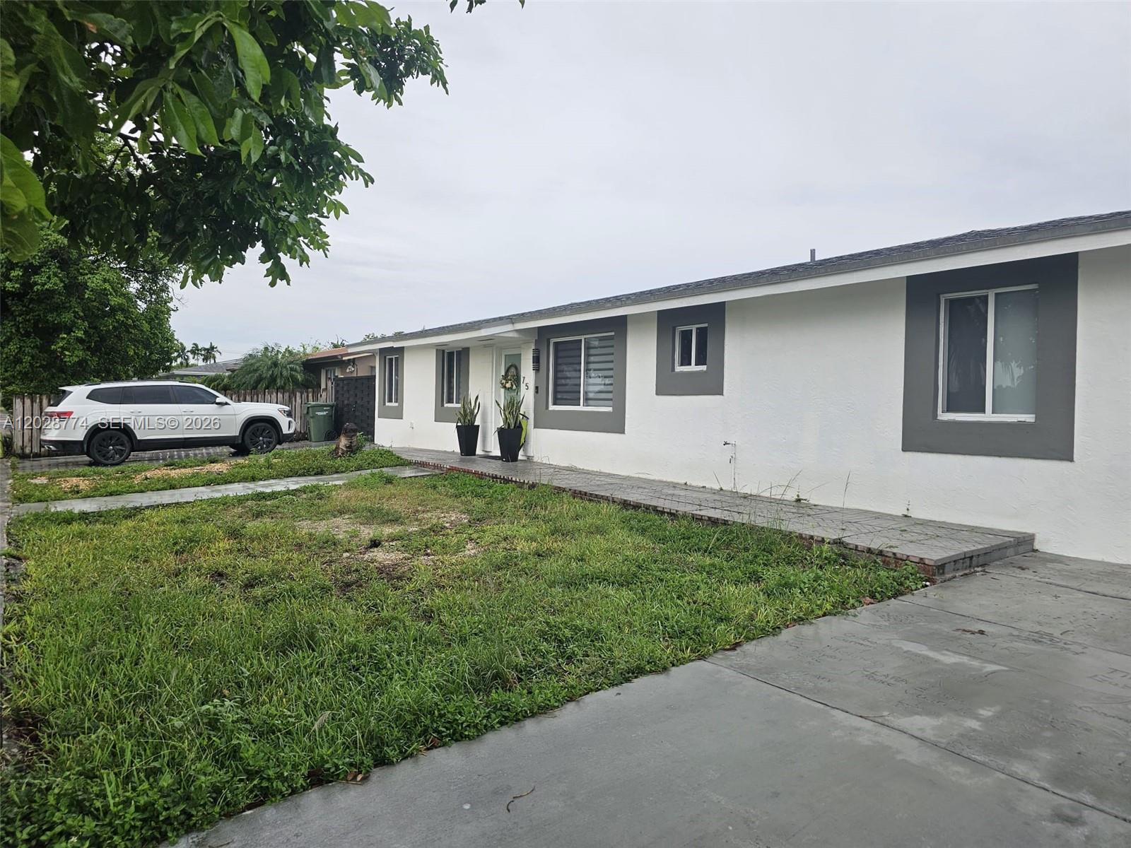 AVOCADO VILLAS - Residential Lease
