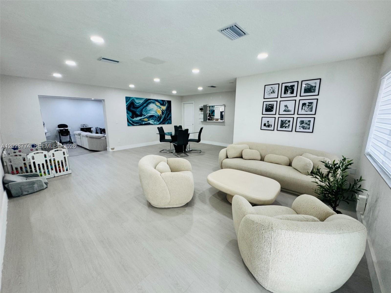 AVOCADO VILLAS - Residential Lease