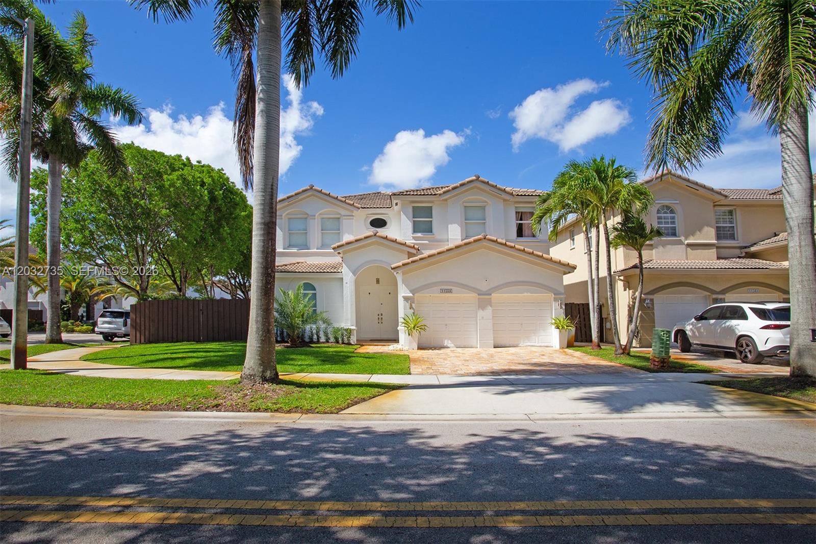 ISLANDS AT DORAL NORTHWES - Residential