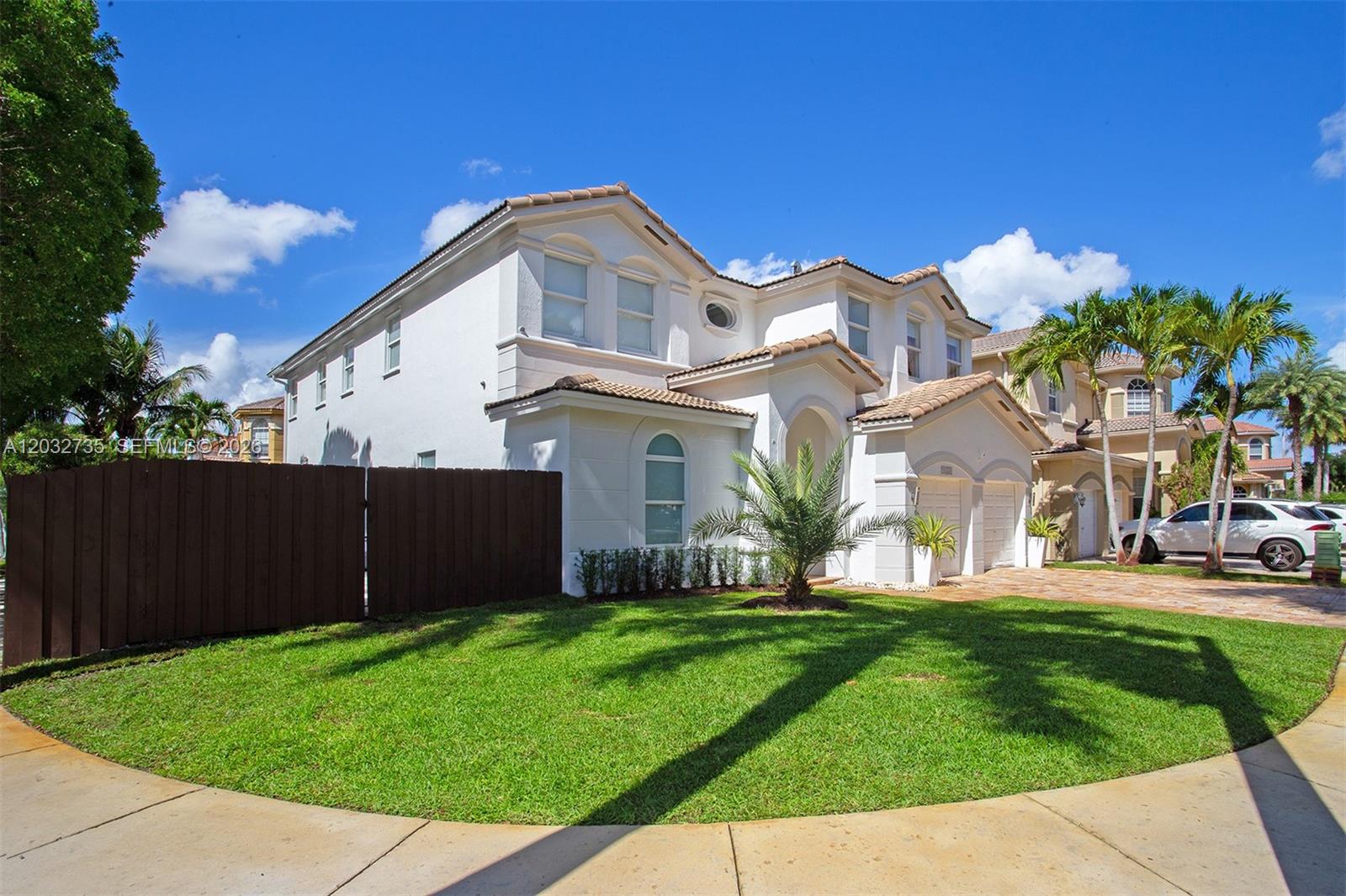 ISLANDS AT DORAL NORTHWES - Residential