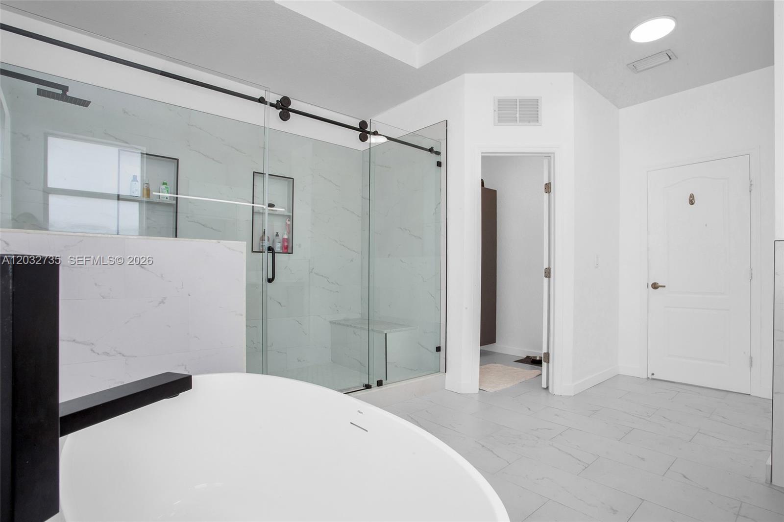ISLANDS AT DORAL NORTHWES - Residential