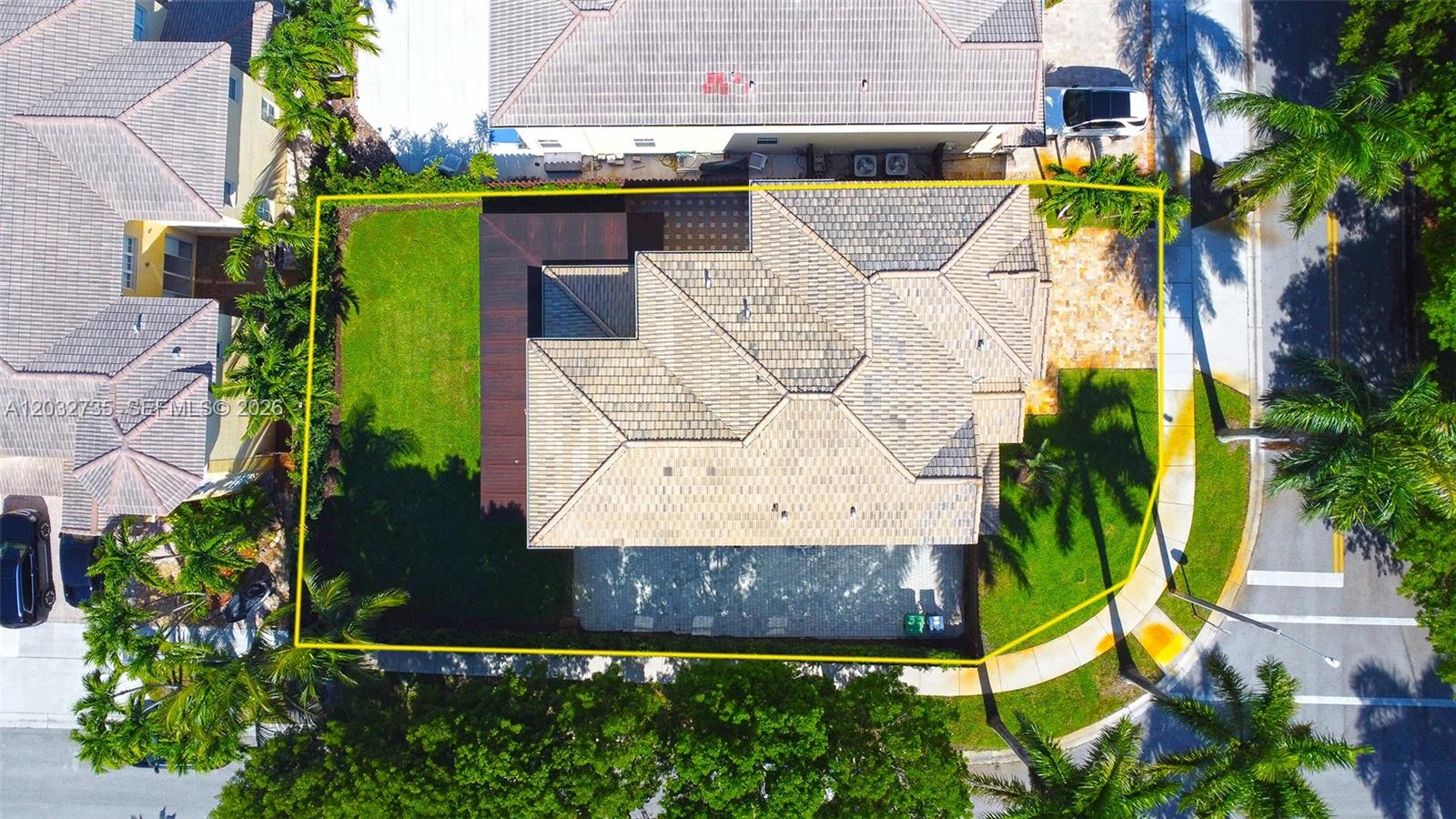 ISLANDS AT DORAL NORTHWES - Residential