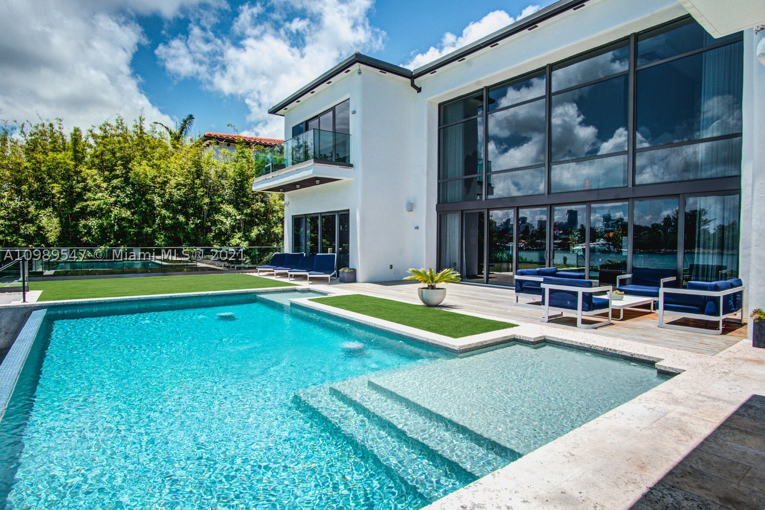 HIBISCUS ISLAND - Residential