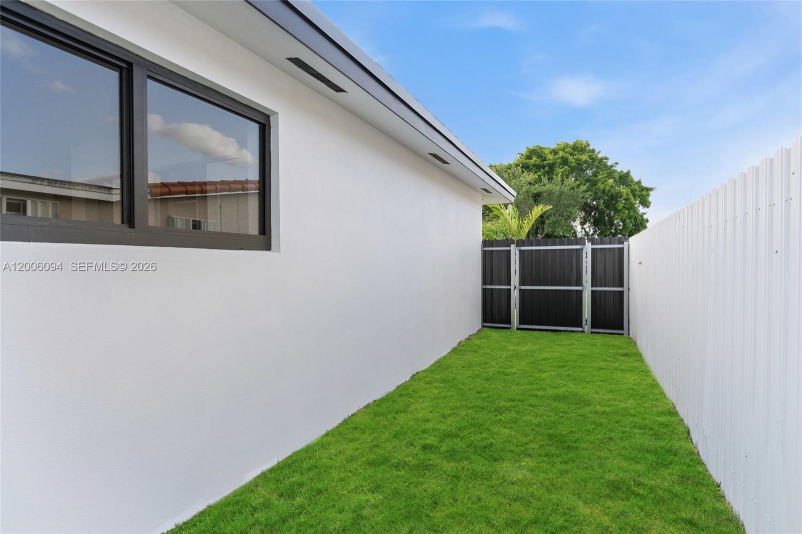 SOUTH CORAL HOMES SEC 2 - Residential