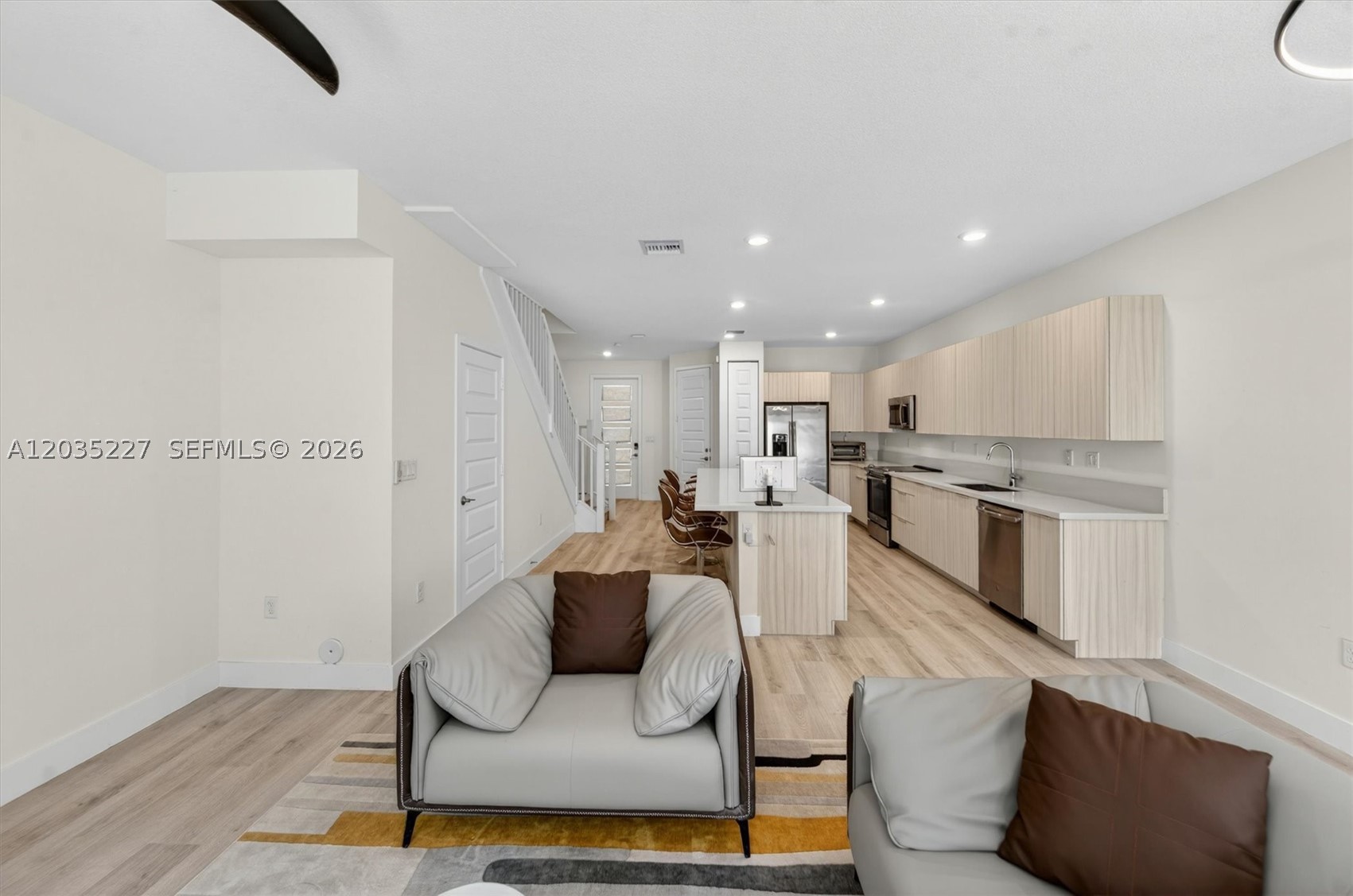 DUNNWOODY LAKE - Residential