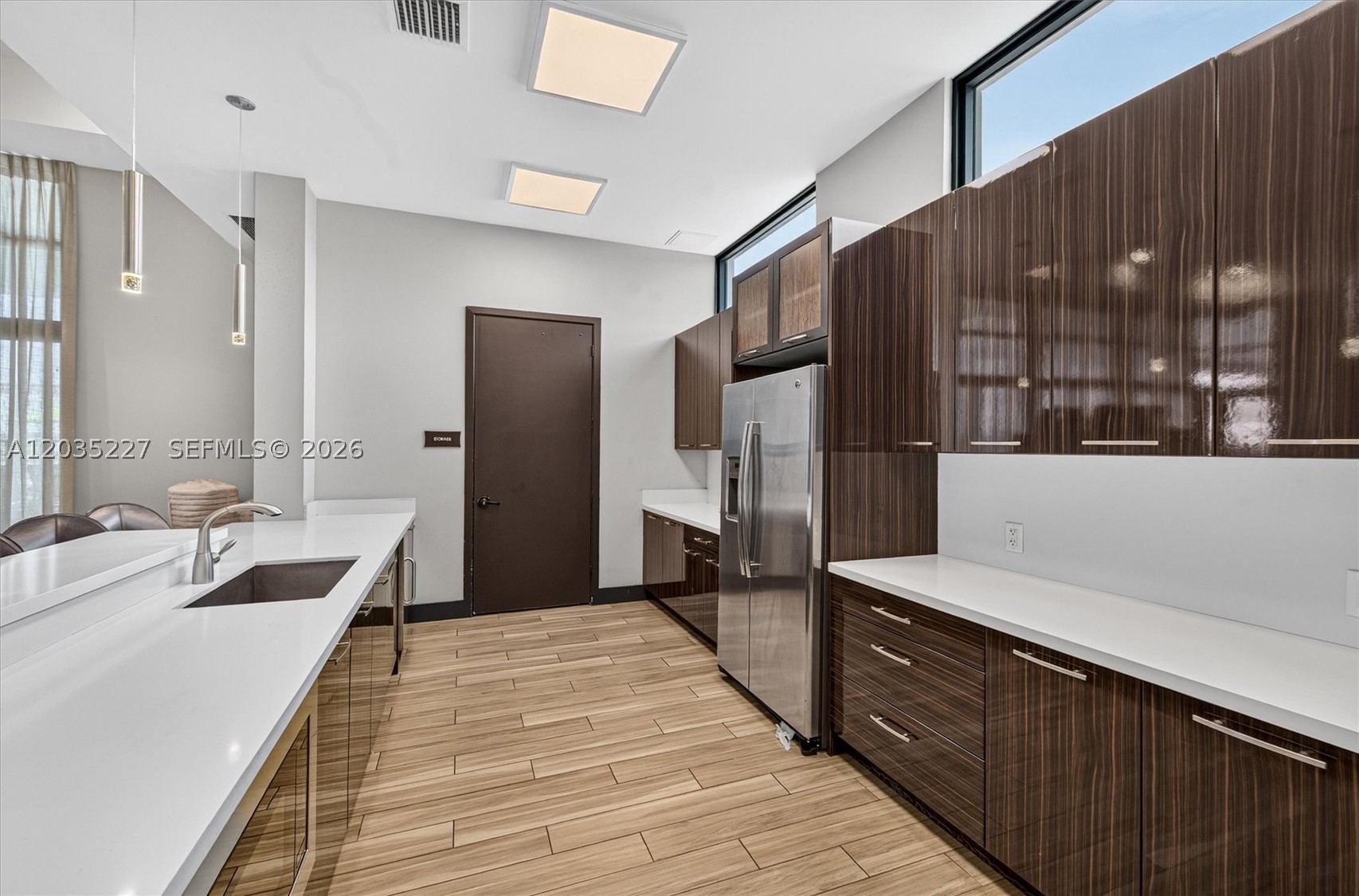 DUNNWOODY LAKE - Residential