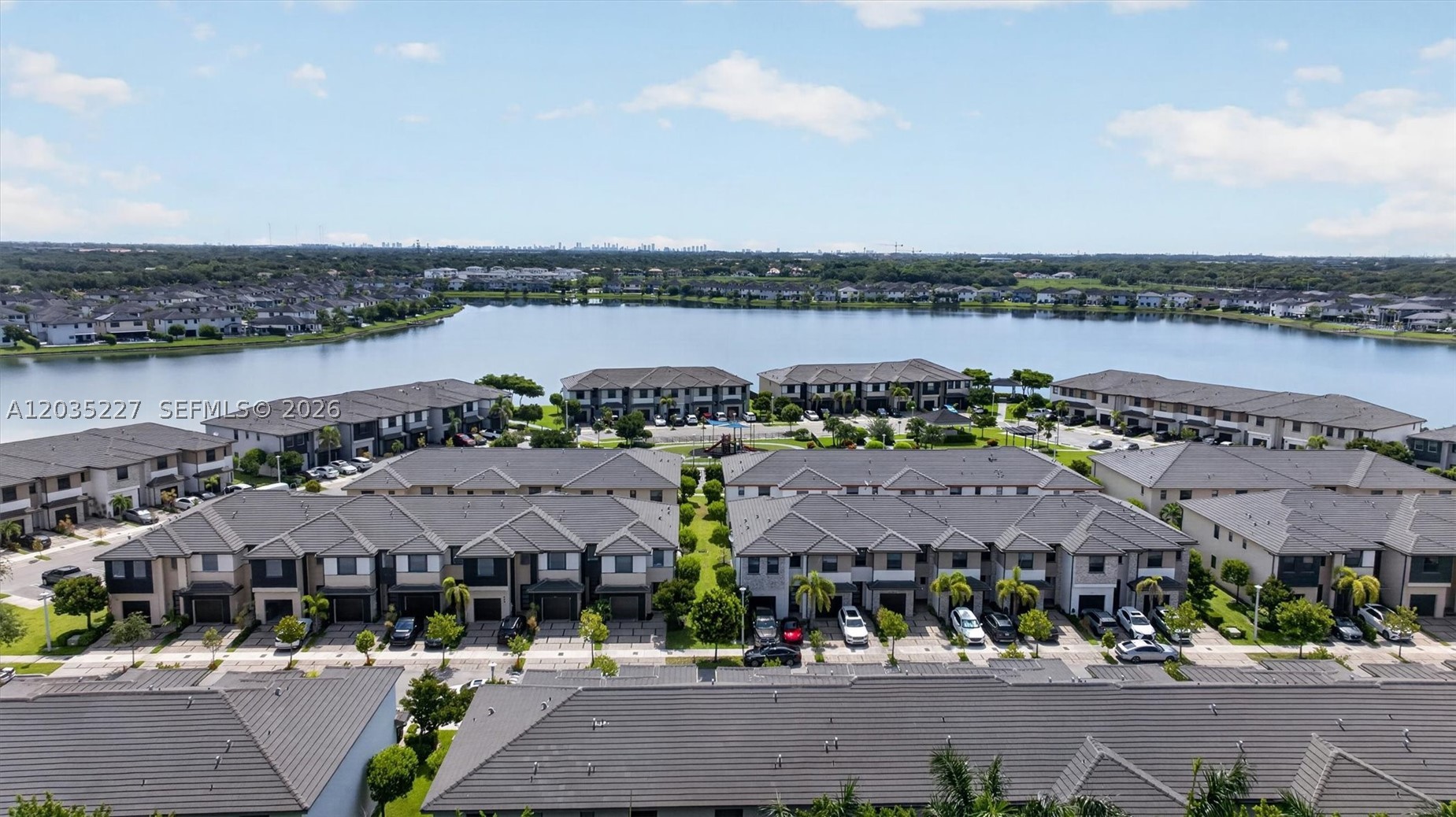DUNNWOODY LAKE - Residential