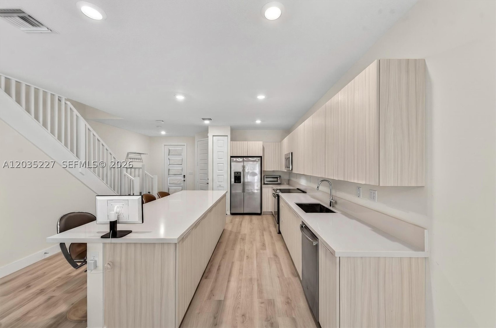 DUNNWOODY LAKE - Residential