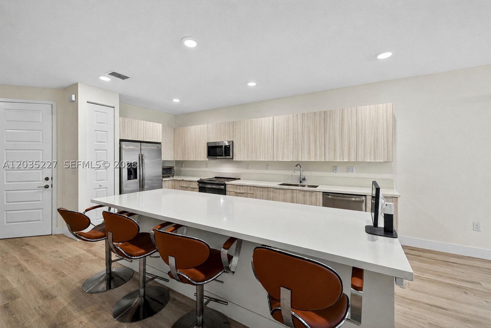 DUNNWOODY LAKE - Residential
