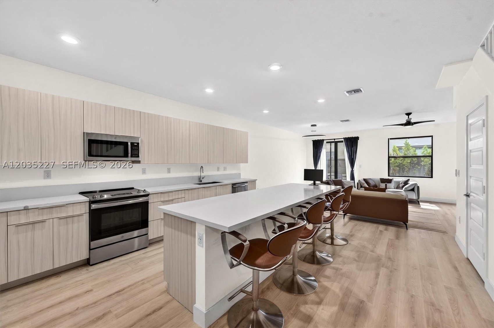 DUNNWOODY LAKE - Residential