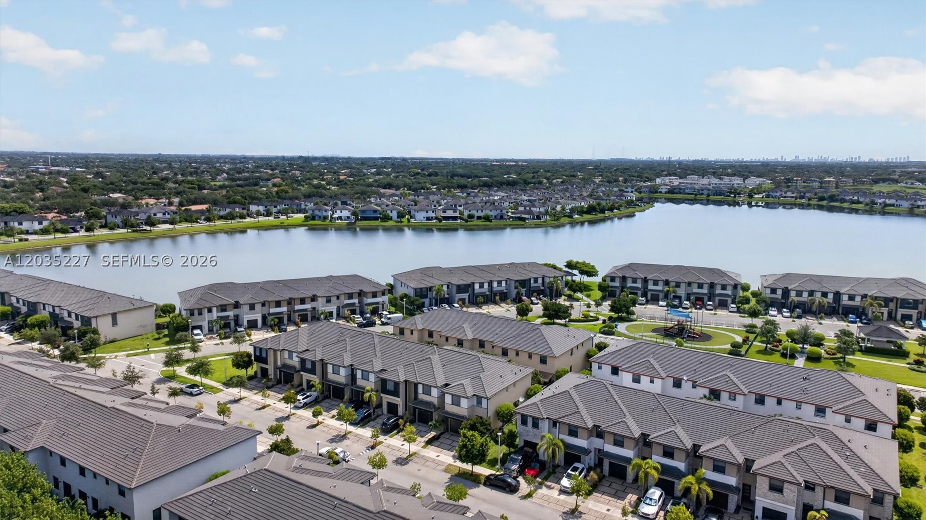 DUNNWOODY LAKE - Residential