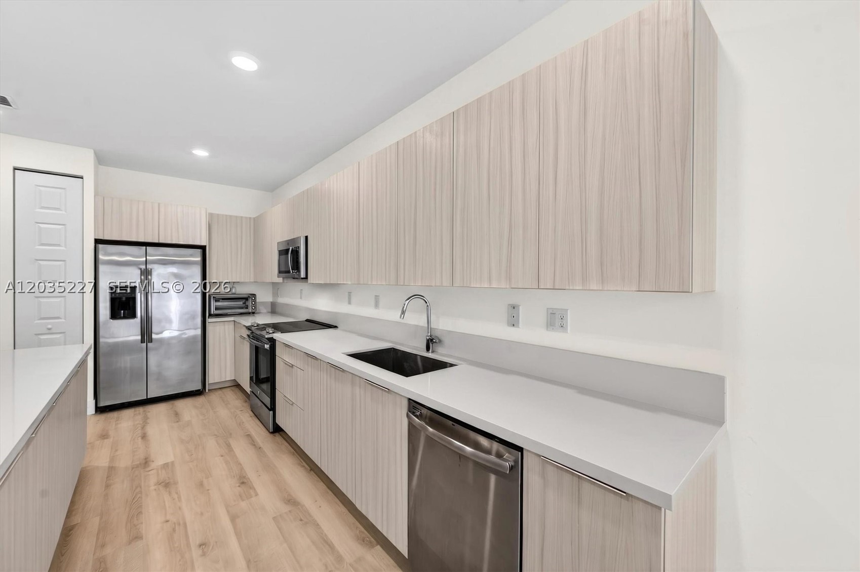DUNNWOODY LAKE - Residential