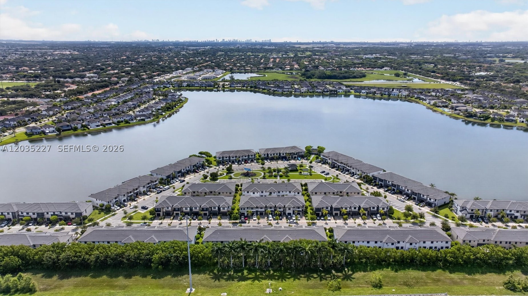 DUNNWOODY LAKE - Residential