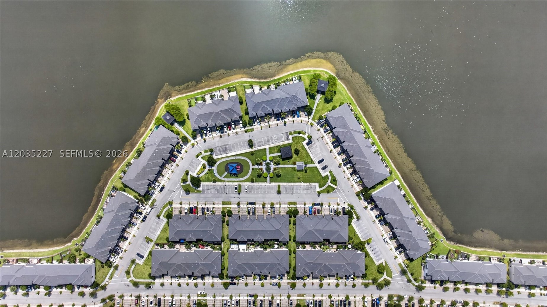 DUNNWOODY LAKE - Residential
