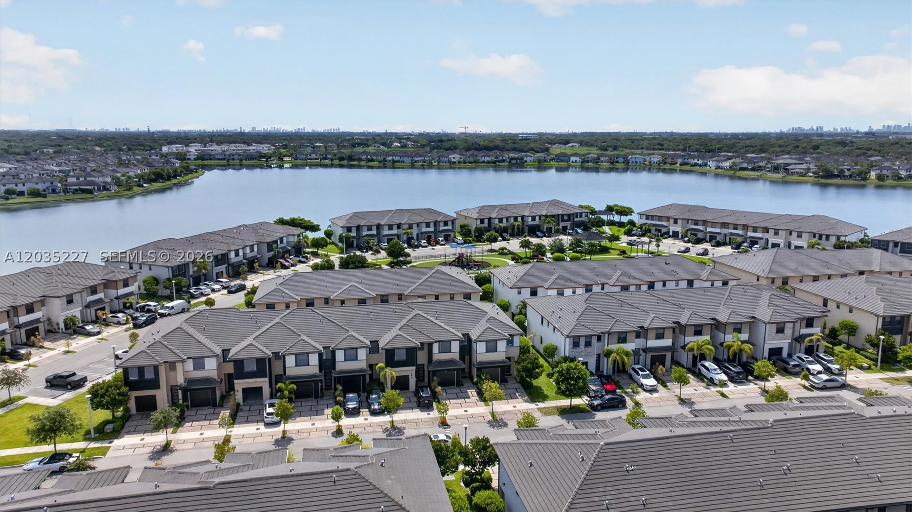 DUNNWOODY LAKE - Residential