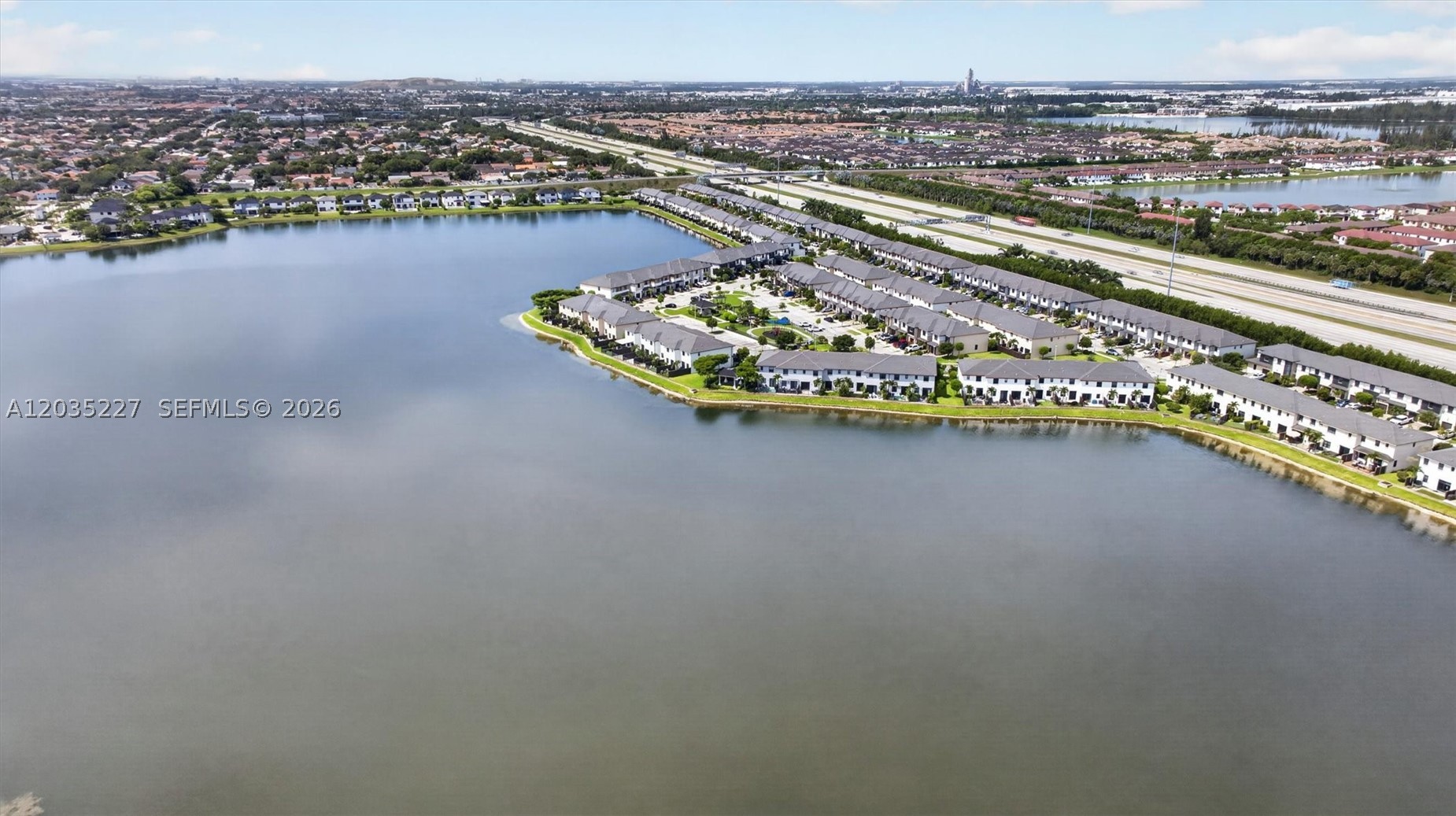 DUNNWOODY LAKE - Residential