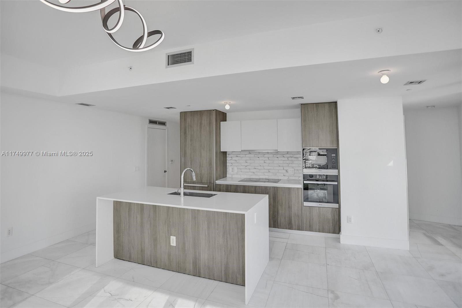 BISCAYNE BEACH CONDO - Residential