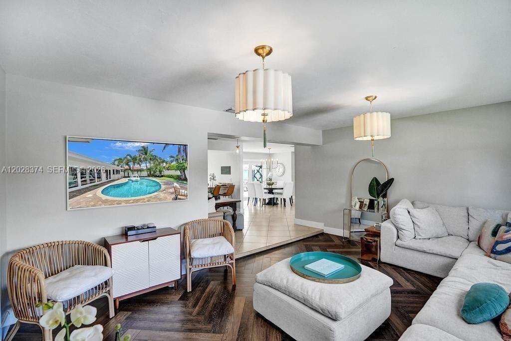 IMPERIAL POINT 5 SEC - Residential Lease