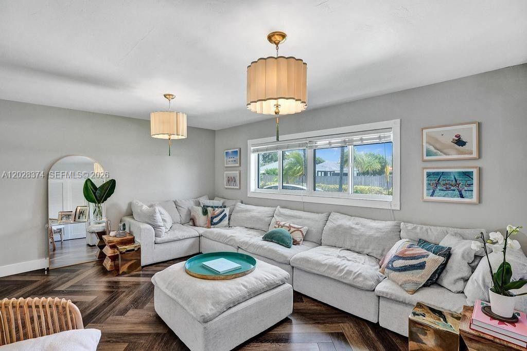 IMPERIAL POINT 5 SEC - Residential Lease