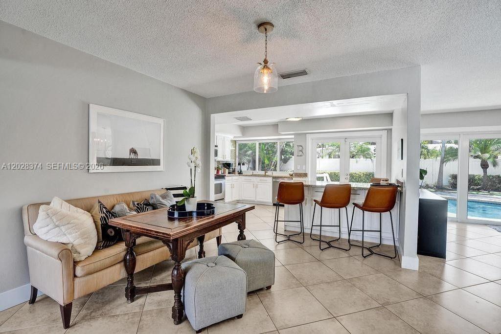 IMPERIAL POINT 5 SEC - Residential Lease