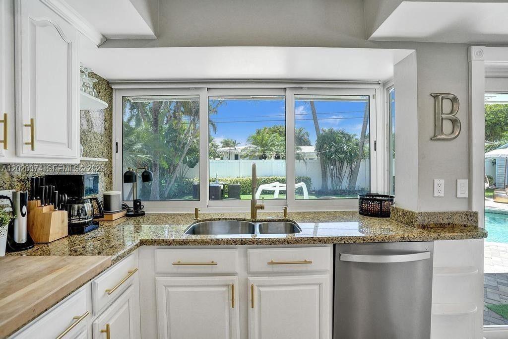 IMPERIAL POINT 5 SEC - Residential Lease