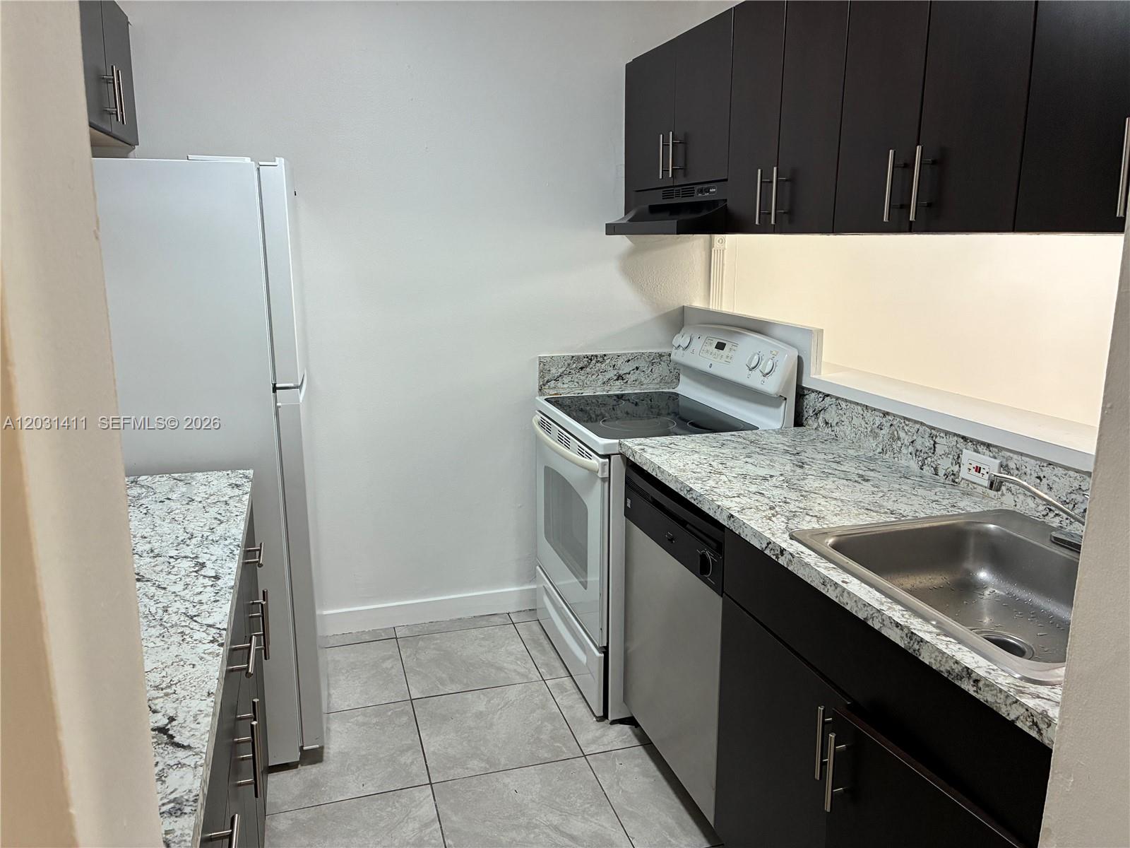 THE TERRACES CONDO PH II - Residential Lease