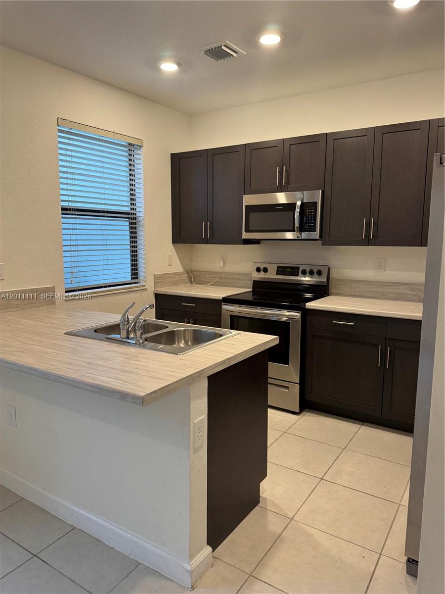 PINE ISLE - Residential