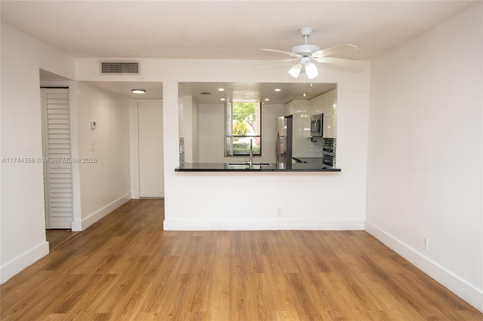 LAKES OF NEWPORT 2 CONDO - Residential