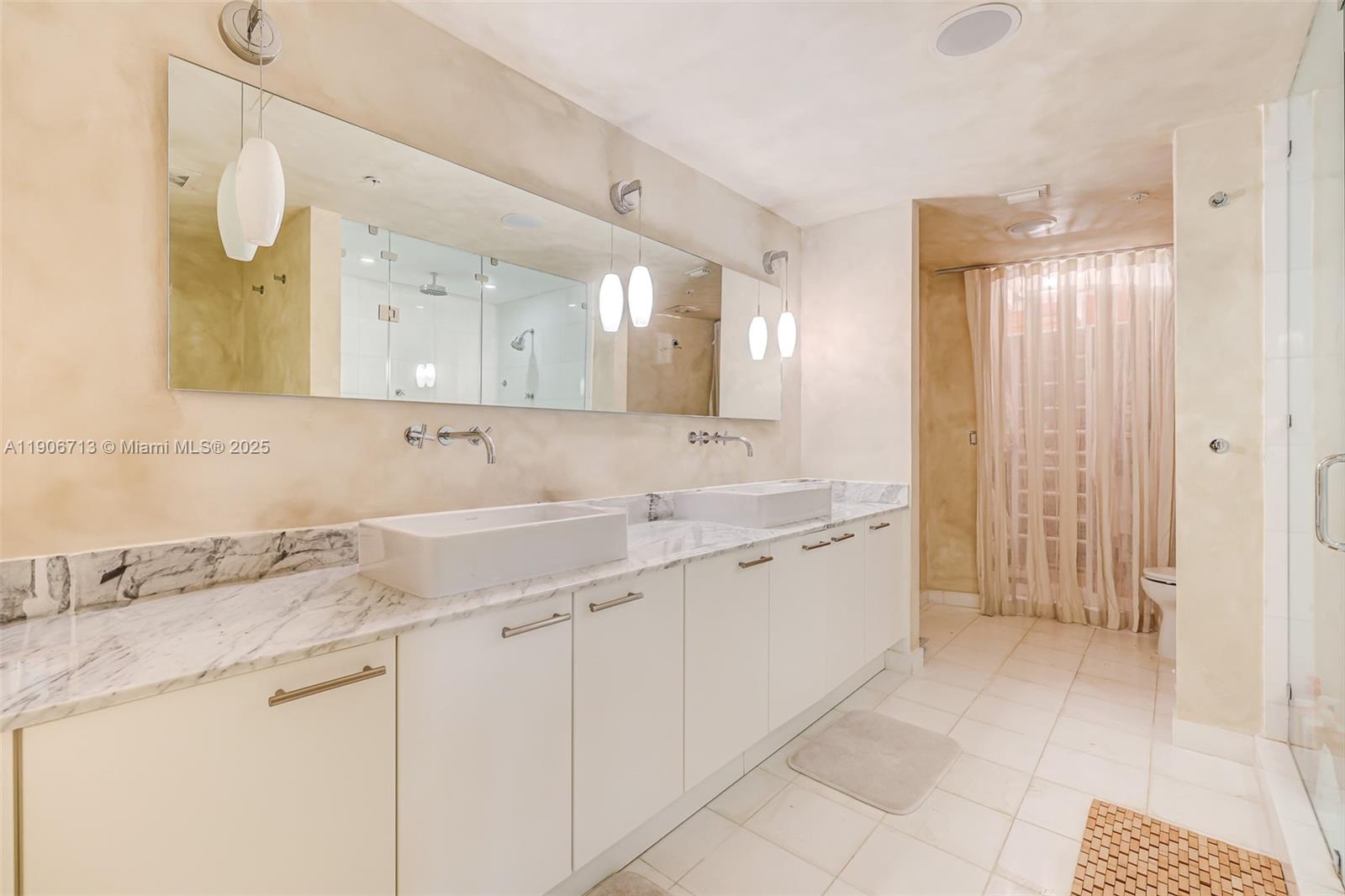 THE MERIDIAN CONDO - Residential