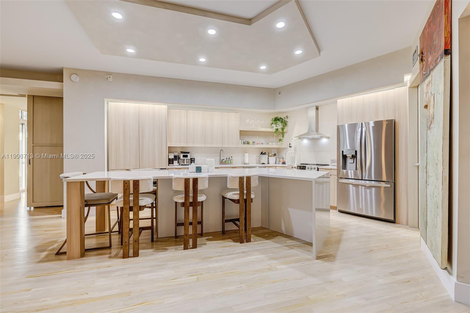 THE MERIDIAN CONDO - Residential