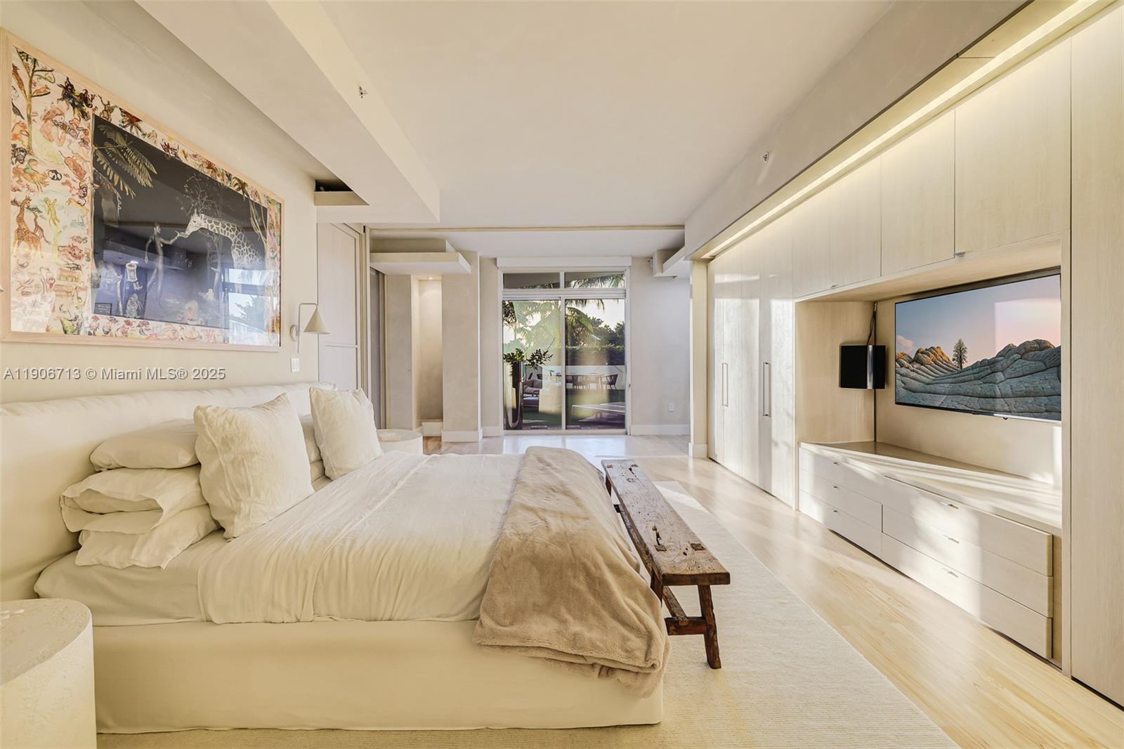 THE MERIDIAN CONDO - Residential