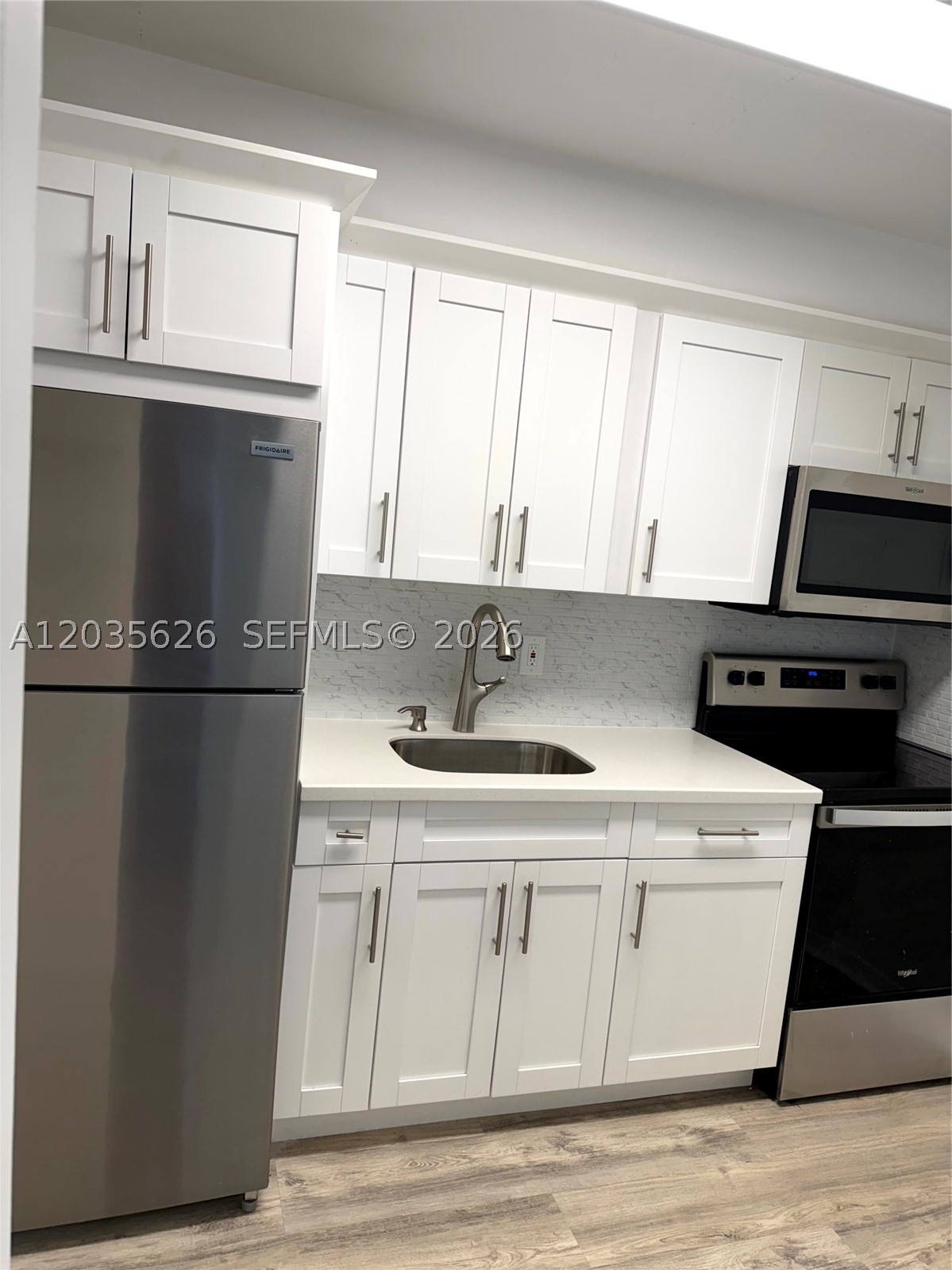 SANDALWOOD CONDO APTS - Residential Lease