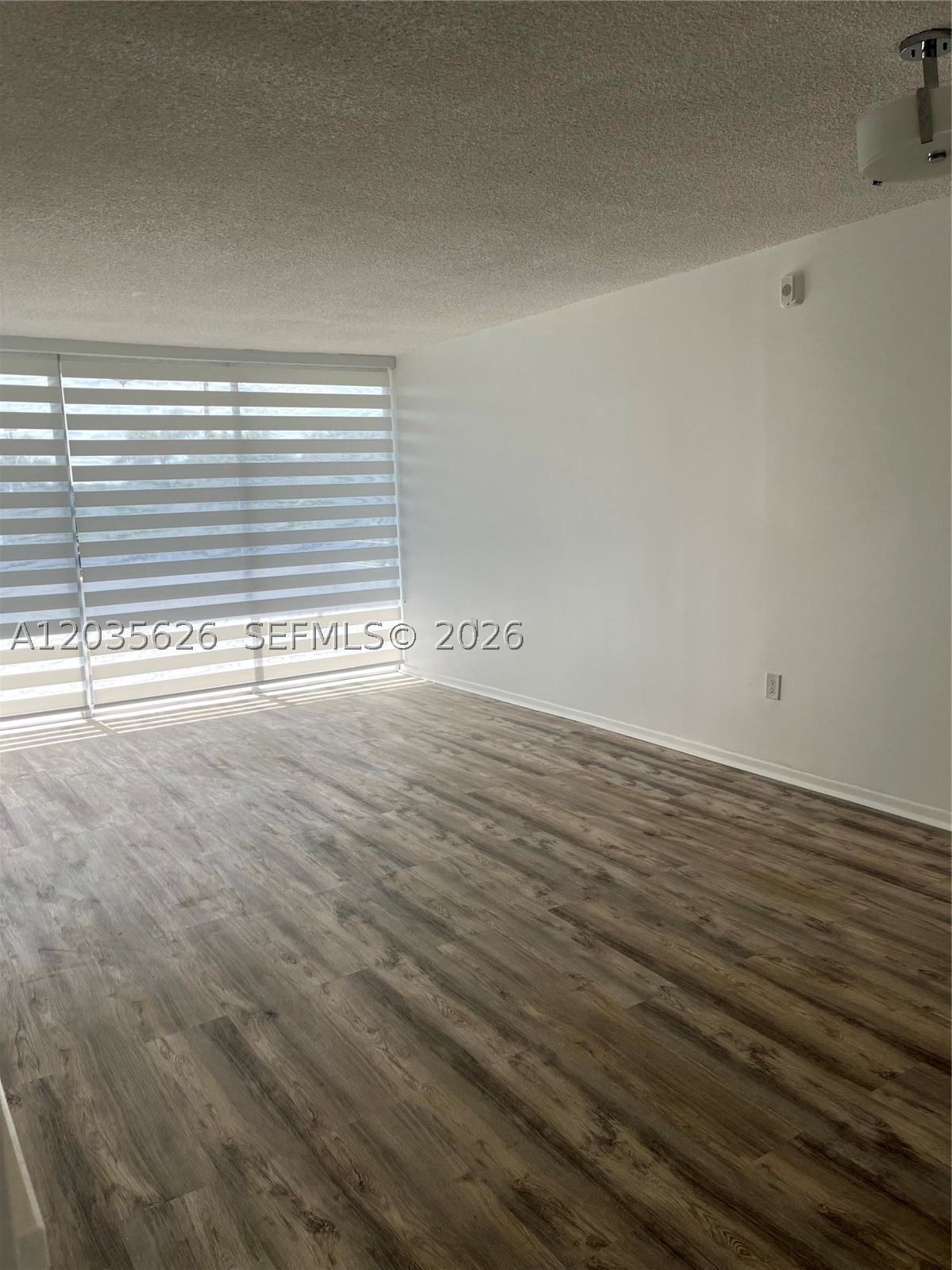SANDALWOOD CONDO APTS - Residential Lease