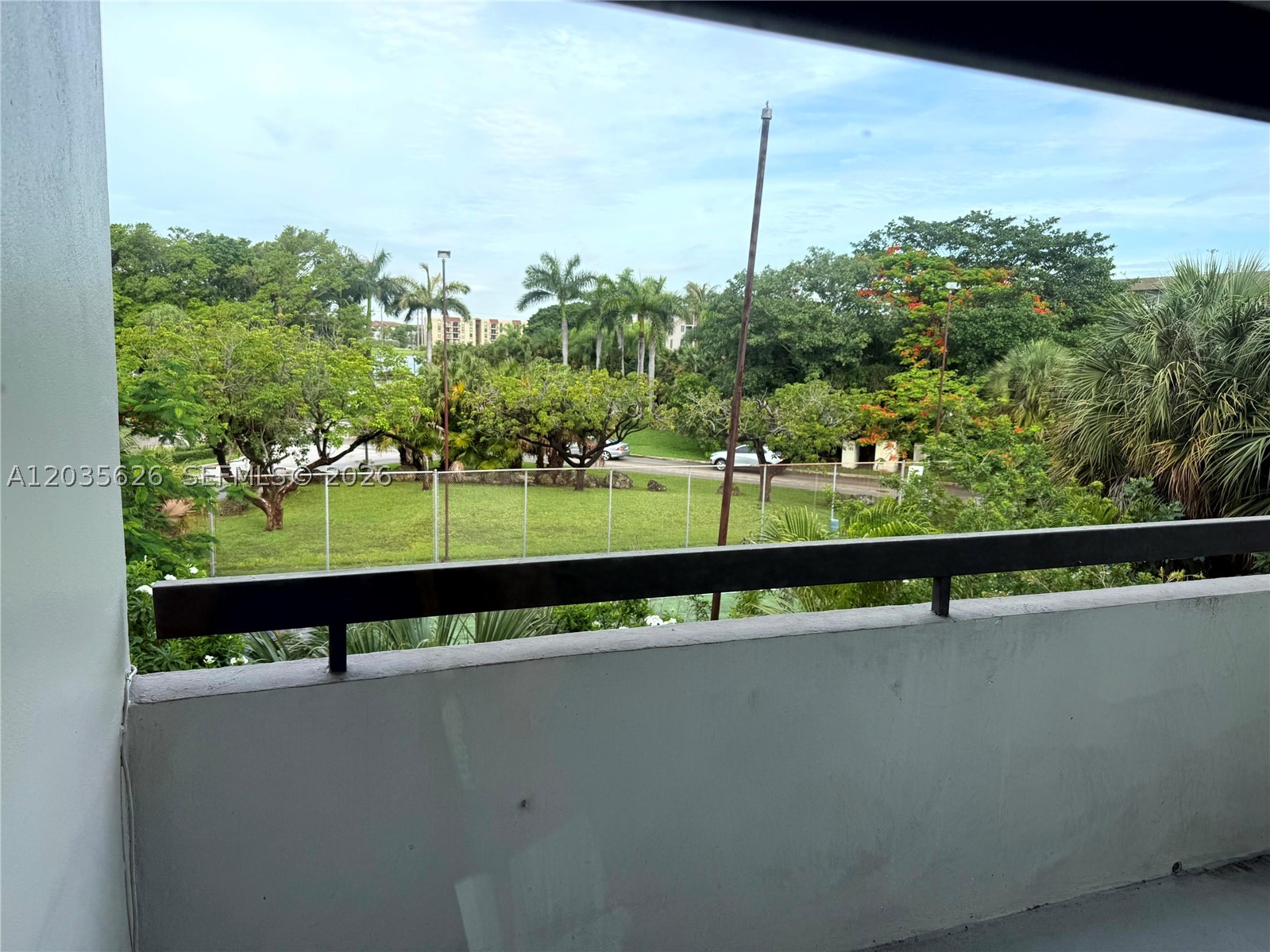 SANDALWOOD CONDO APTS - Residential Lease