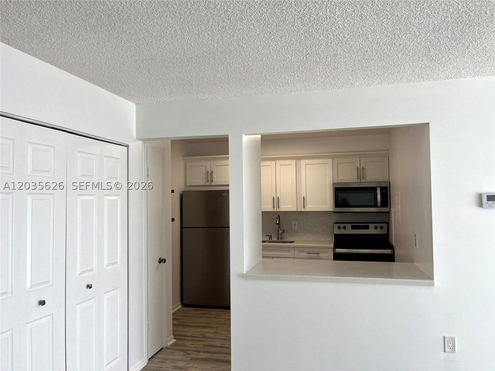SANDALWOOD CONDO APTS - Residential Lease