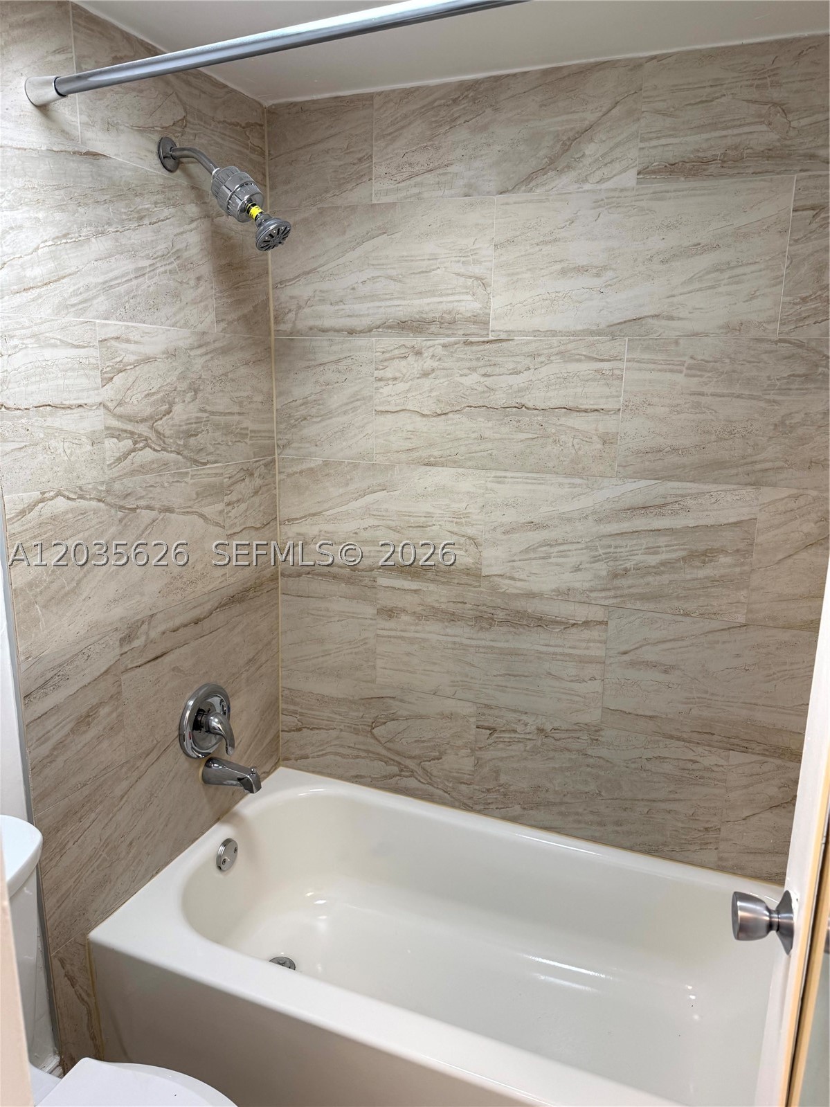 SANDALWOOD CONDO APTS - Residential Lease