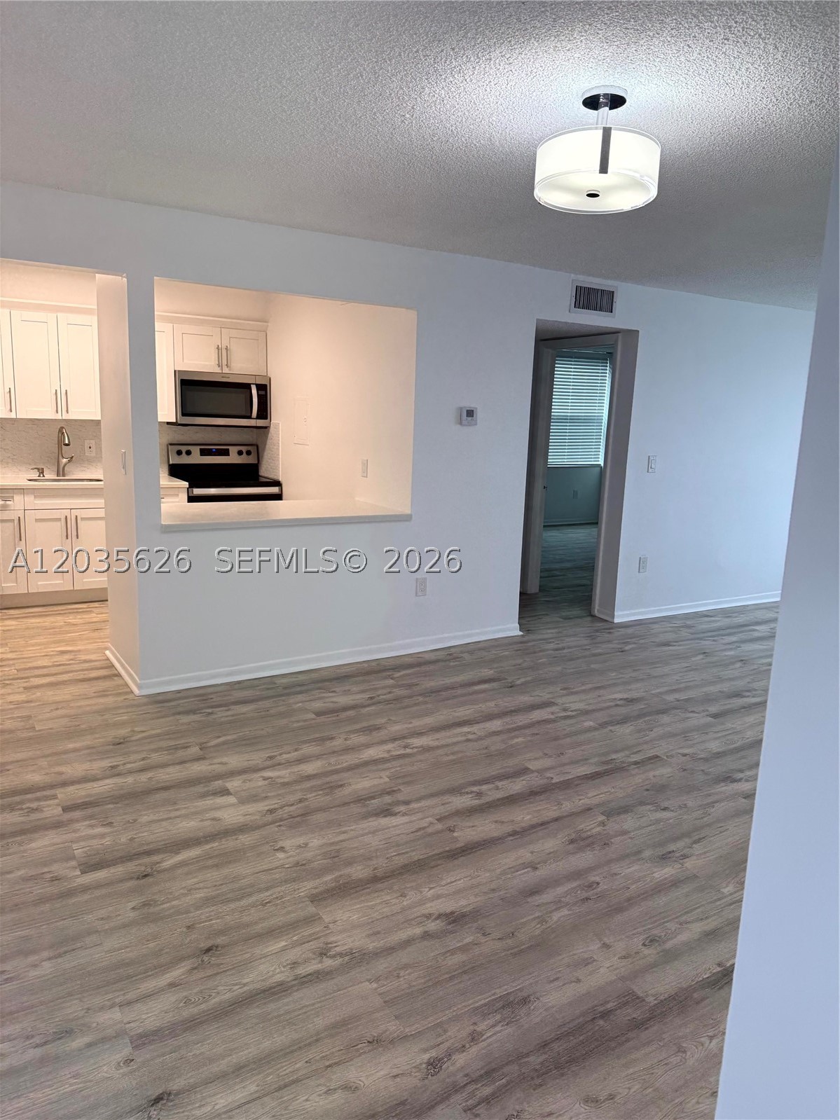 SANDALWOOD CONDO APTS - Residential Lease
