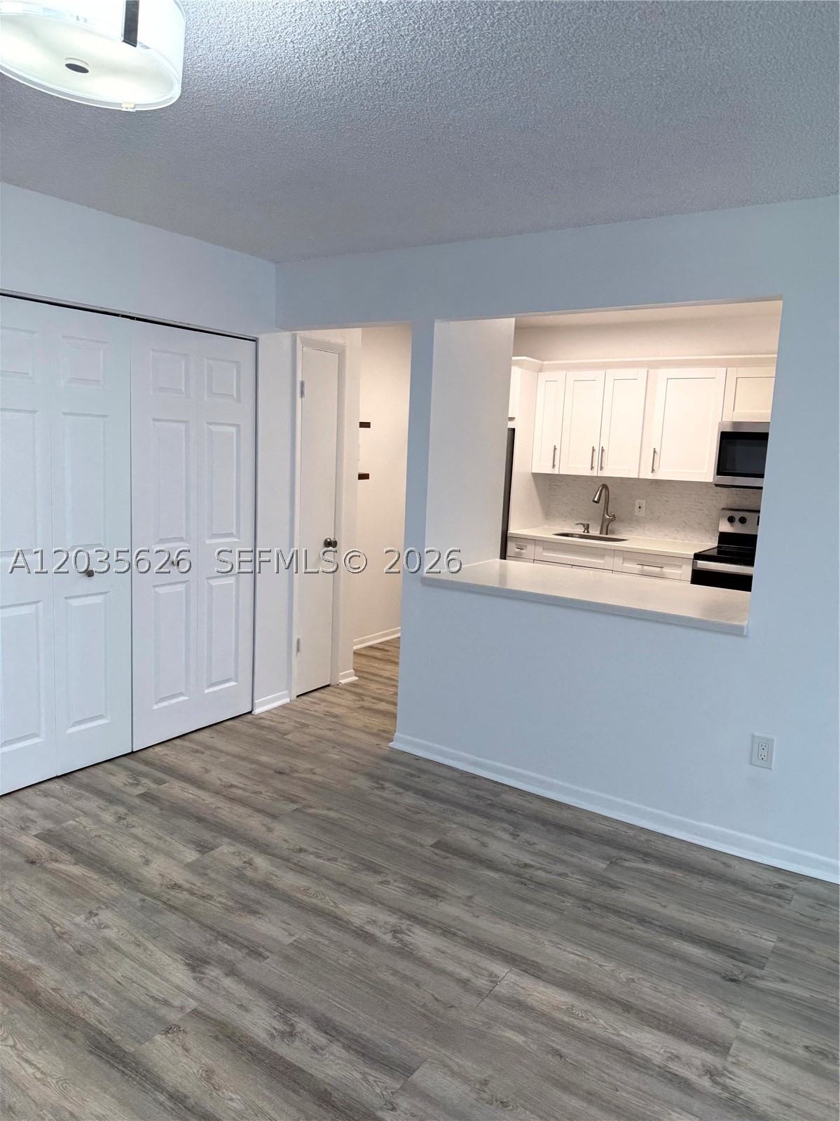 SANDALWOOD CONDO APTS - Residential Lease