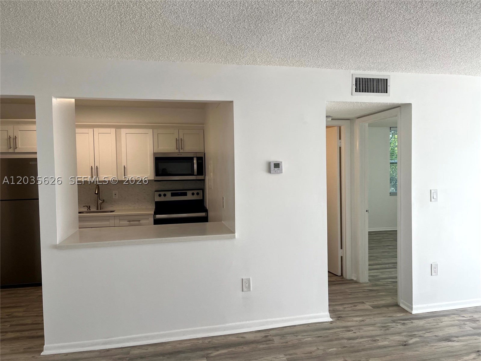 SANDALWOOD CONDO APTS - Residential Lease