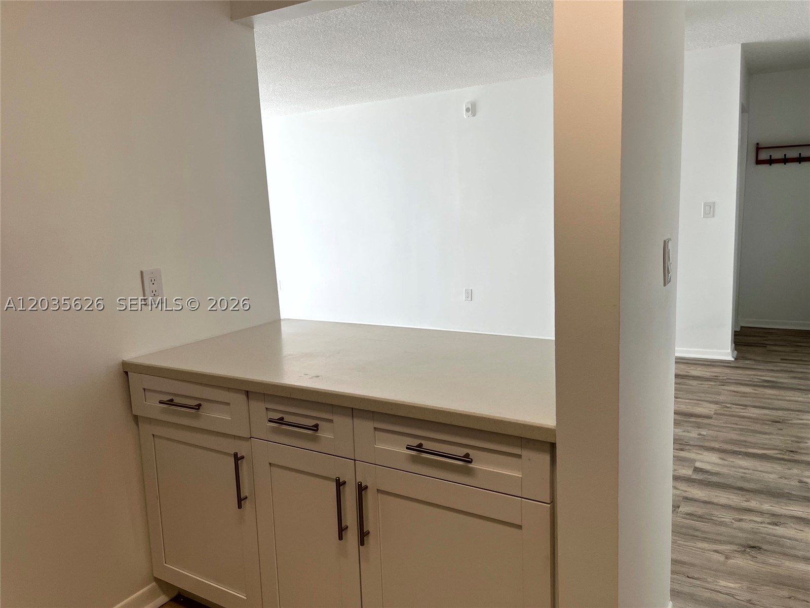 SANDALWOOD CONDO APTS - Residential Lease