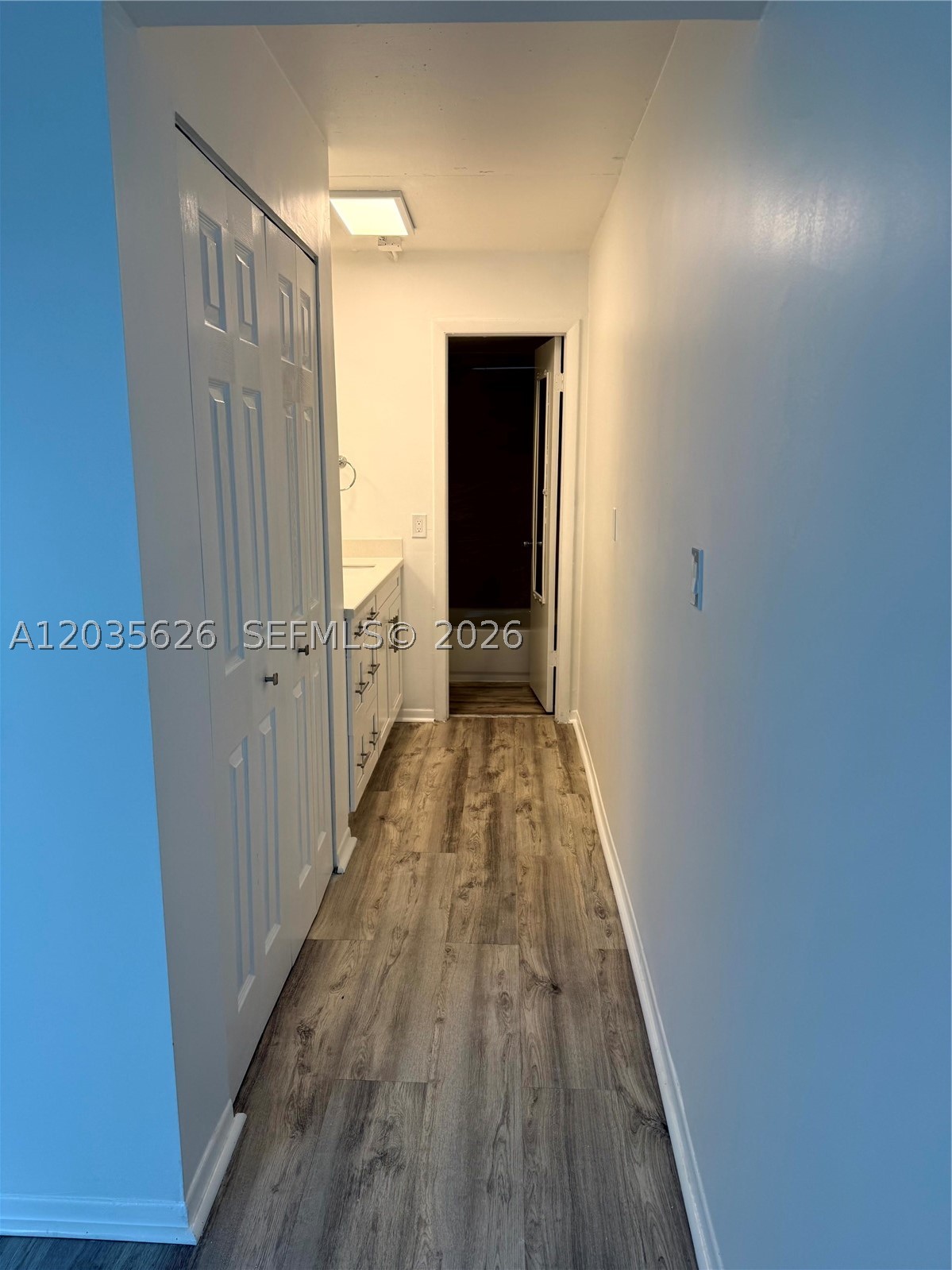 SANDALWOOD CONDO APTS - Residential Lease