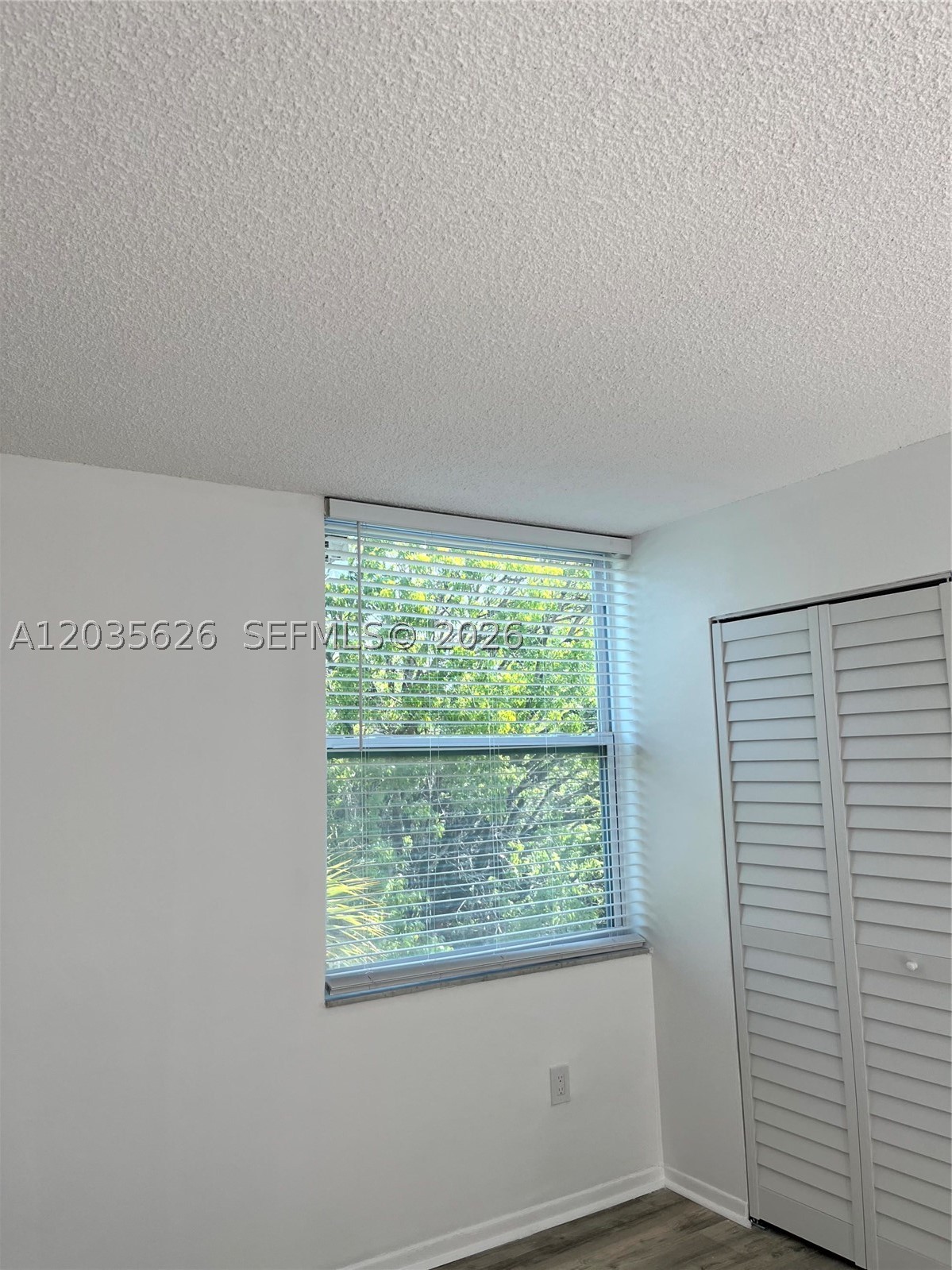 SANDALWOOD CONDO APTS - Residential Lease
