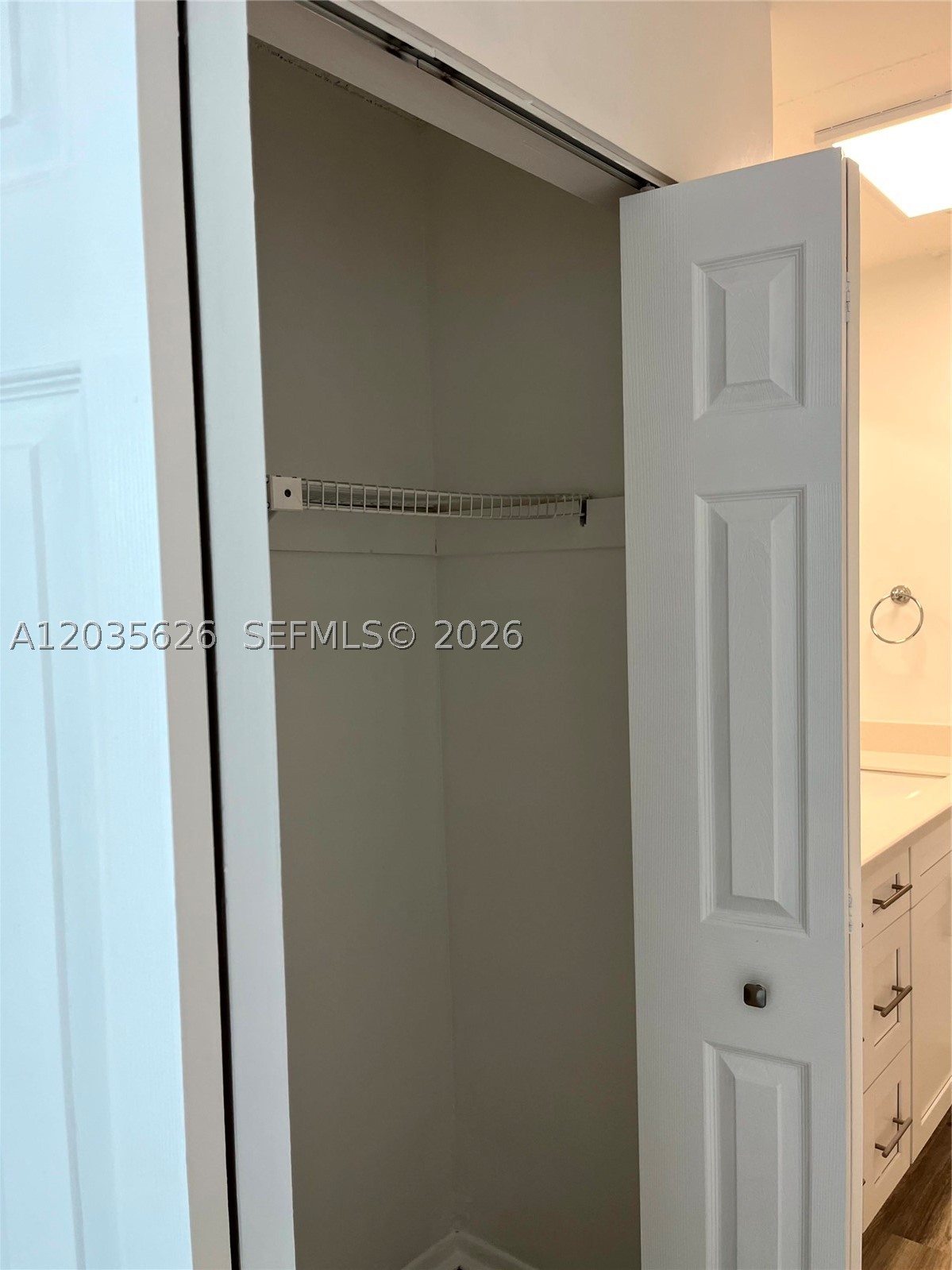 SANDALWOOD CONDO APTS - Residential Lease