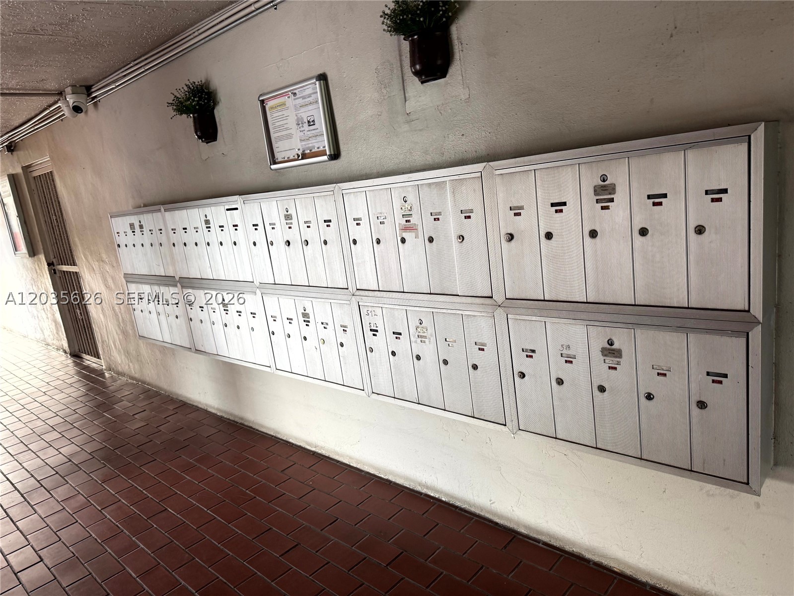 SANDALWOOD CONDO APTS - Residential Lease