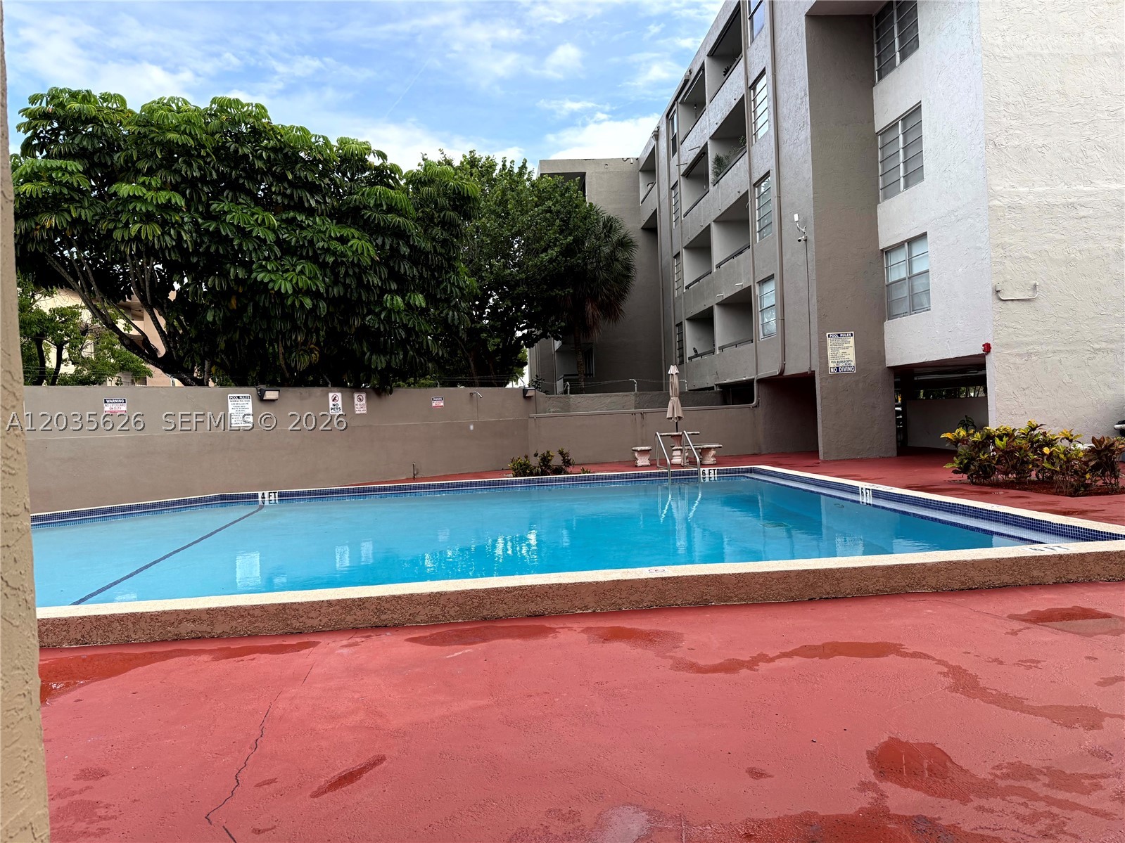 SANDALWOOD CONDO APTS - Residential Lease