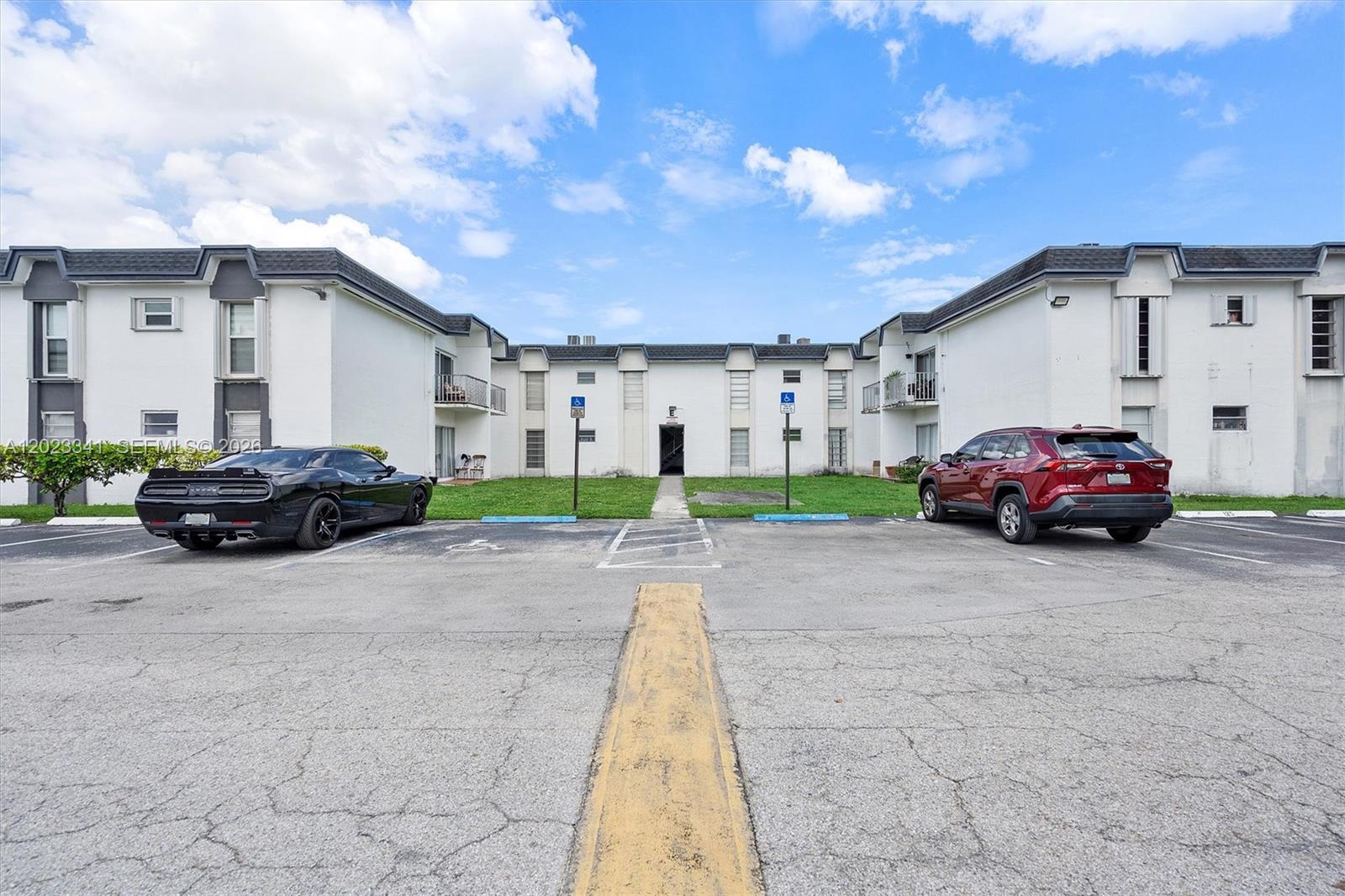 SUNSET PALMS WEST CONDO - Residential
