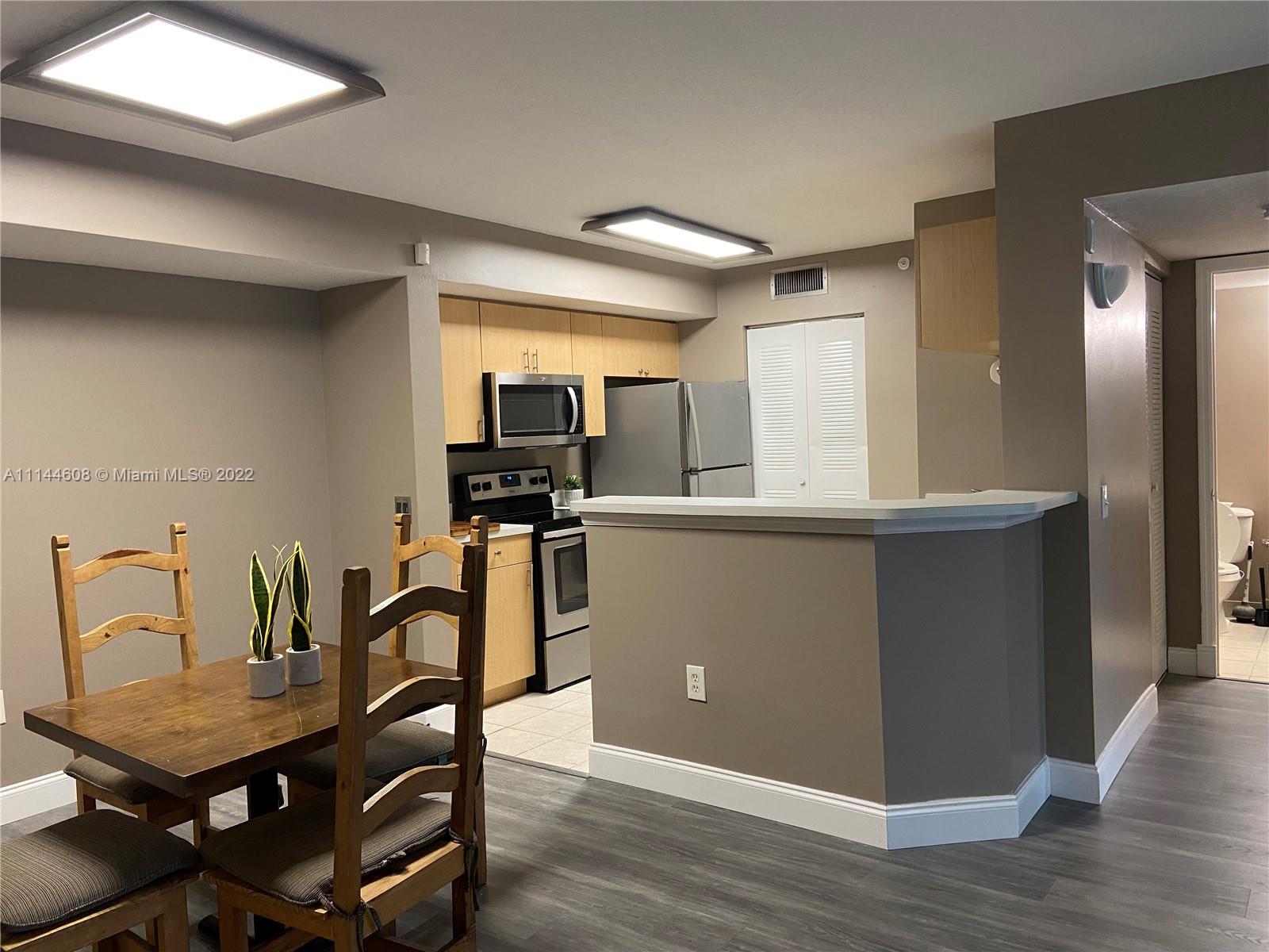 VILLA DEL SOL CONDO - Residential