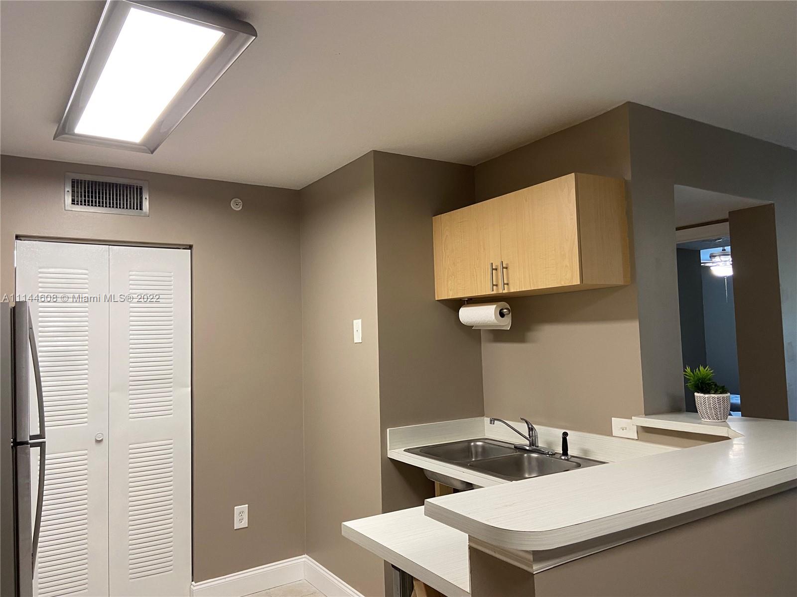 VILLA DEL SOL CONDO - Residential