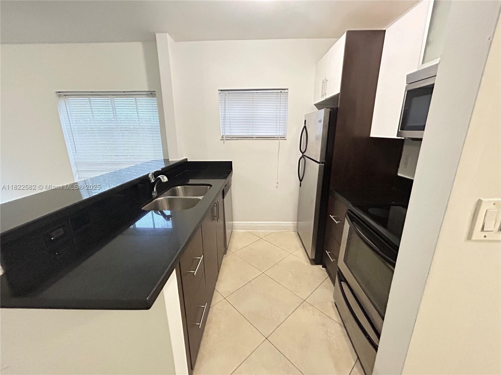 Residential rental unit centrally located half-block from Flamingo Park and only steps to Whole Foods, Publix, Just a few blocks to sandy beaches, Shops of Fifth Street and Lincoln Rd. Enjoy this corner unit with wood kitchen, granite counters tops, stainless steel appliances, private In-unit Washer & Dryer porcelain floors Throughout unit, lots of natural lighting, and modern art deco design, Quiet & established neighborhood in the historic district. **** FAST APPROVAL**** 27 APPLICATION FEE ****