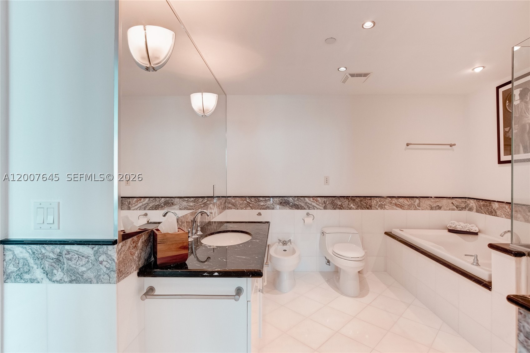 THE BENTLEY BAY CONDO - Residential
